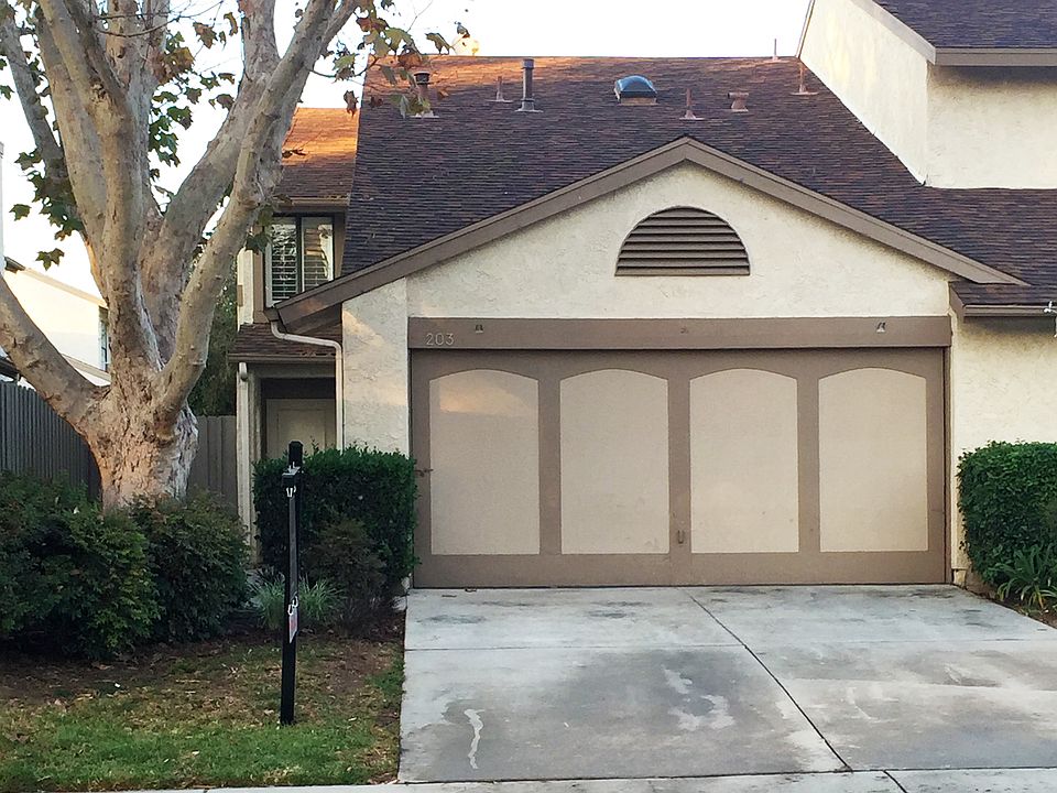 1st image of 203 Shoshone St