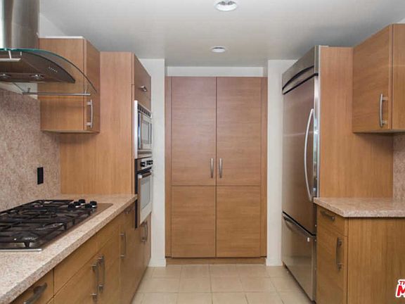 3rd image of 13650 Marina Pointe Dr Unit 608