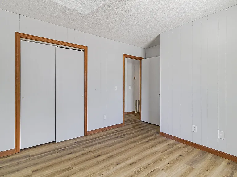 420 Franklin Ave — Photo 5