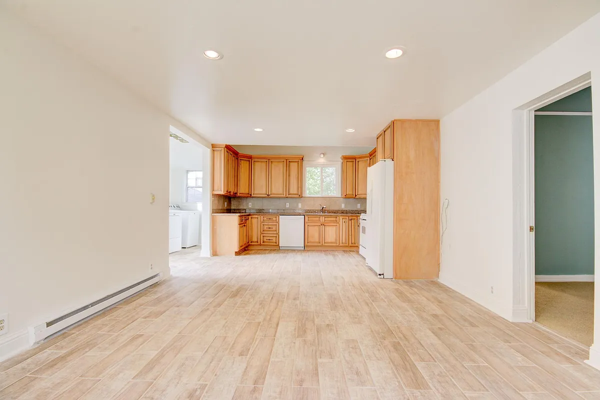 Building Photo - 105 Tomales St