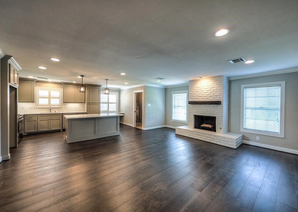 1st image of 4406 Deer Lodge Dr