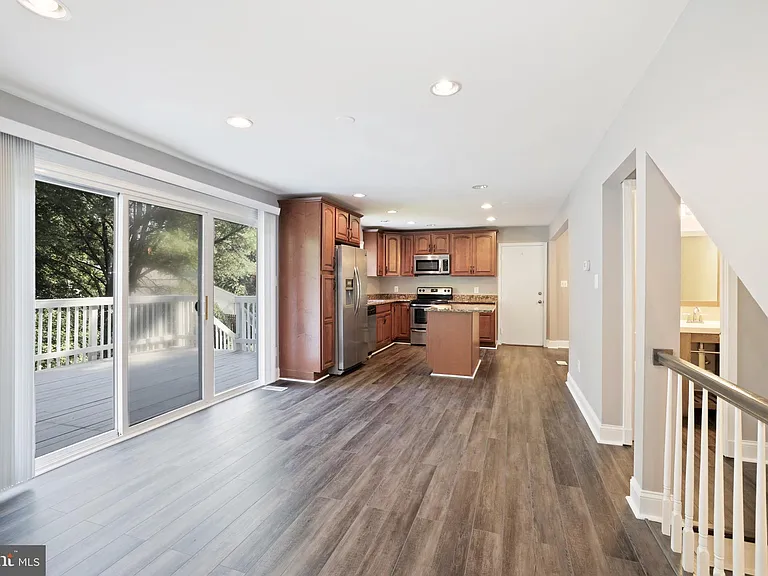 1518 Gingerwood Ct — Photo 10