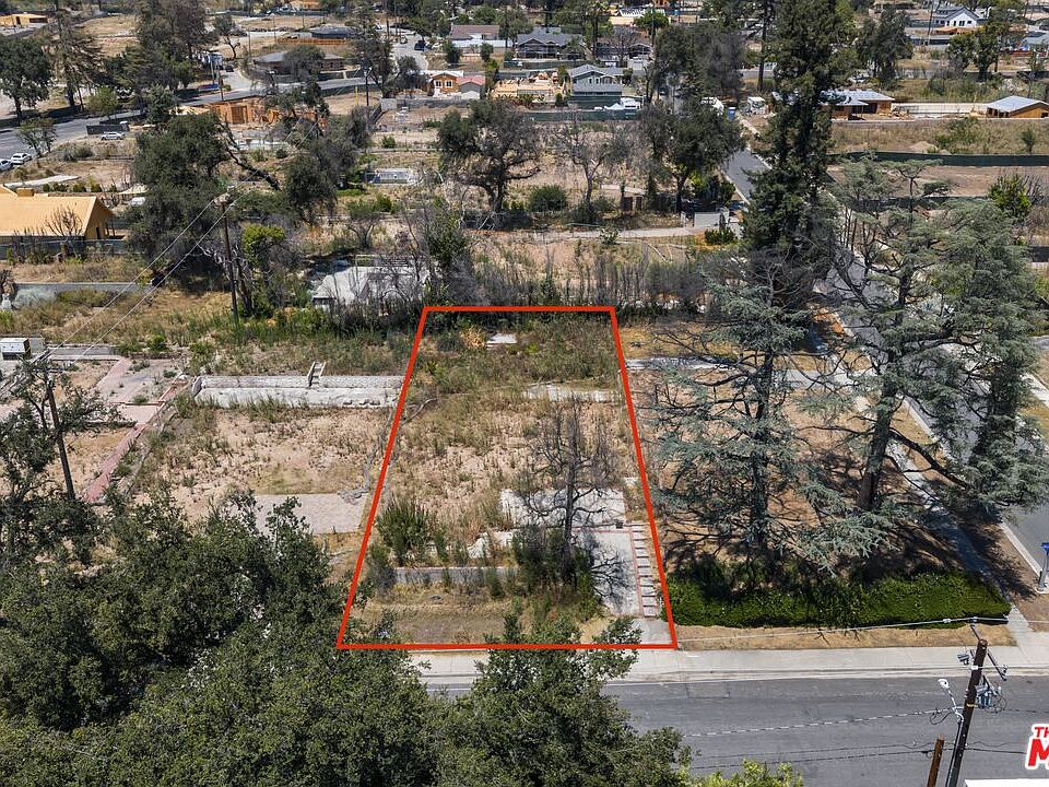 1st image of 211 E Mendocino St