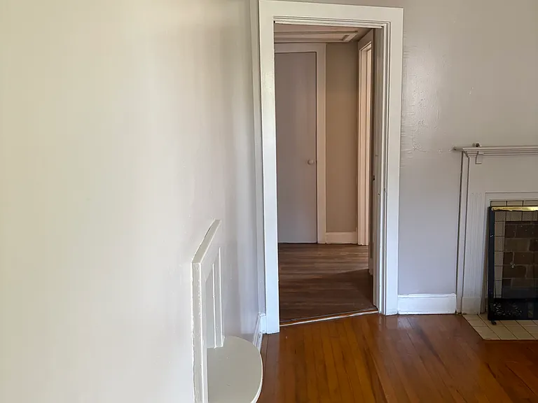 221 20th St SW — Photo 4