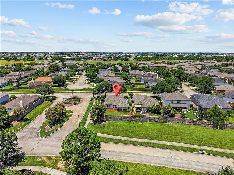 202 Pebble Walk Ln — Photo 30