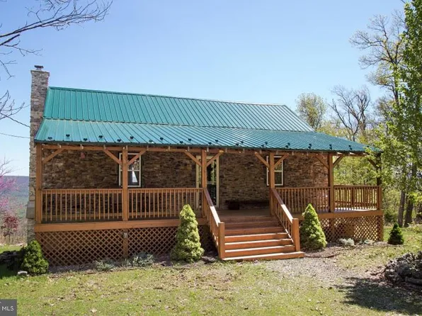 491 Justin Ln, Great Cacapon, WV 25422