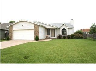10113 E Countryside St, Wichita, KS 67207