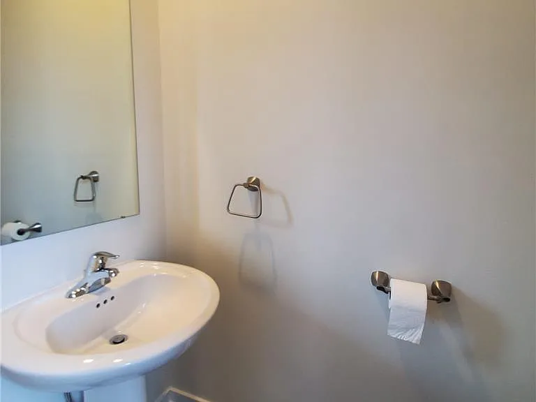 7640 Clayton Ave — Photo 7
