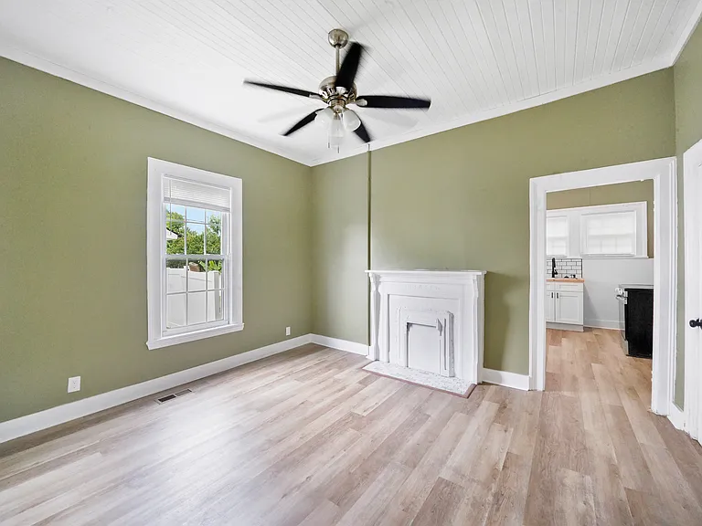 2417 Parkview Ave — Photo 11