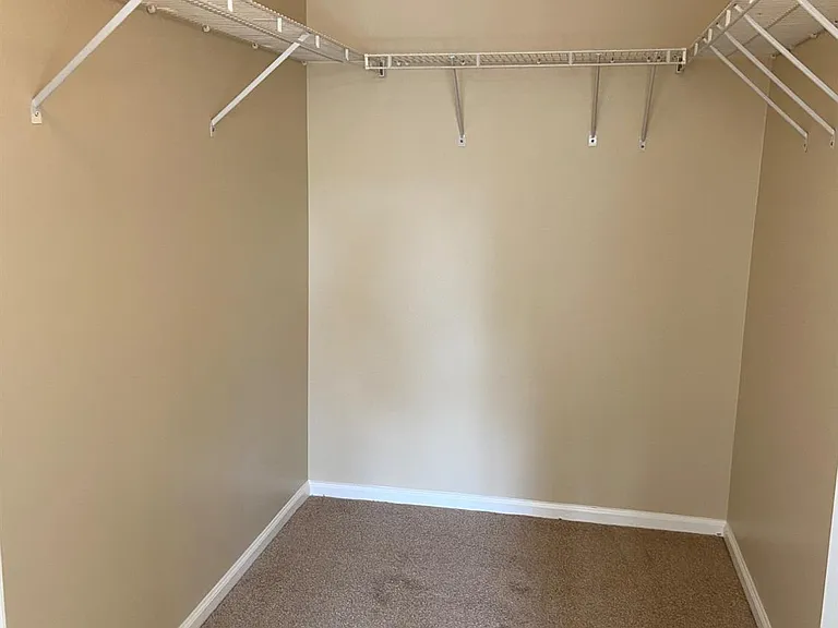 224 Waterford Dr — Photo 8