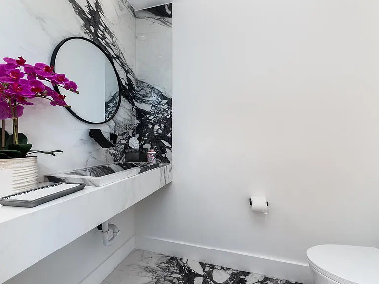 16341 Sloan Dr — Photo 35