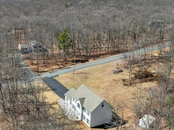 104 Valley View Dr, Albrightsville, PA 18210