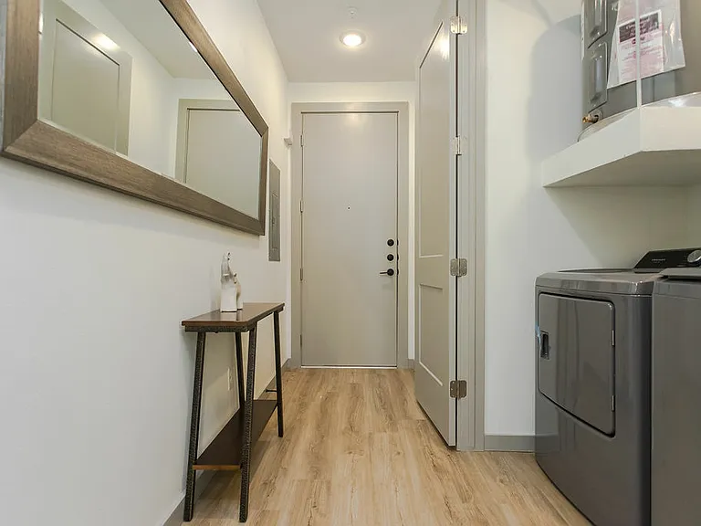 4001 Roseland Ave — Photo 51