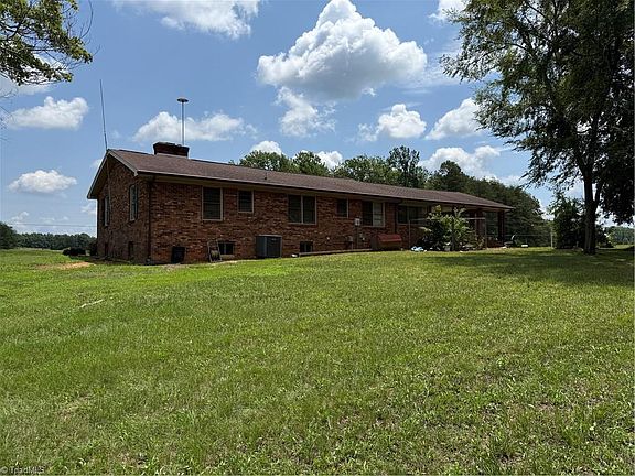 4th image of 2329 Reynolds Rd