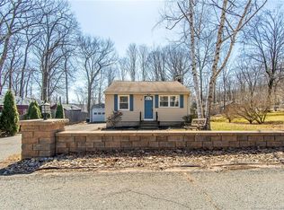 9 Sioux Rd, Middlefield, CT 06455
