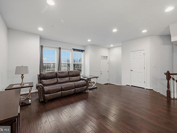 4th image of 9926 Cypress Way