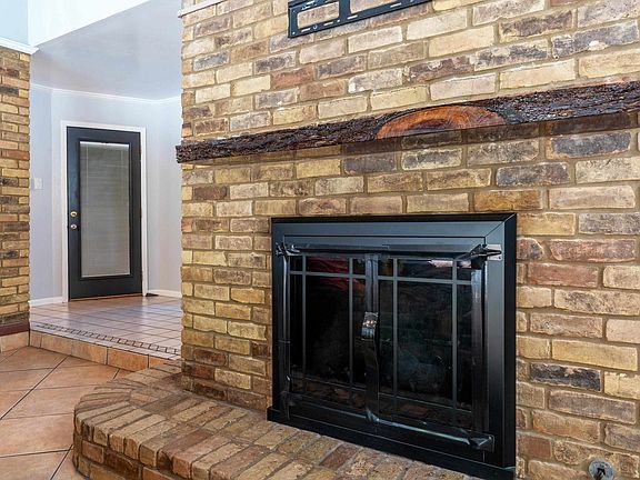 4th image of 1318 Trailwood Ln