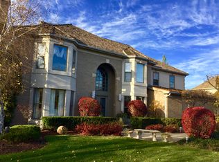 2870 Daulton Dr, Buffalo Grove, IL 60089