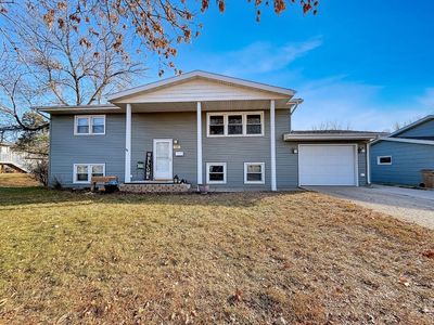 118 25th St NW, Minot, ND, 58703