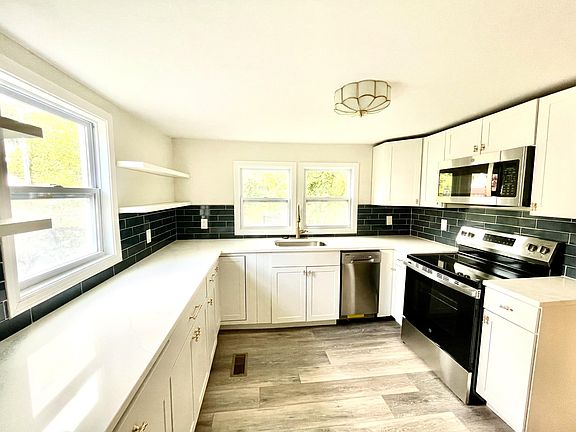 4th image of 317 Lynn Ave