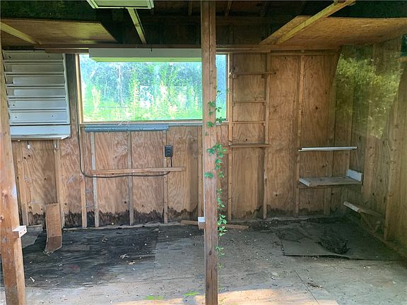5th image of 69 Dover Dr