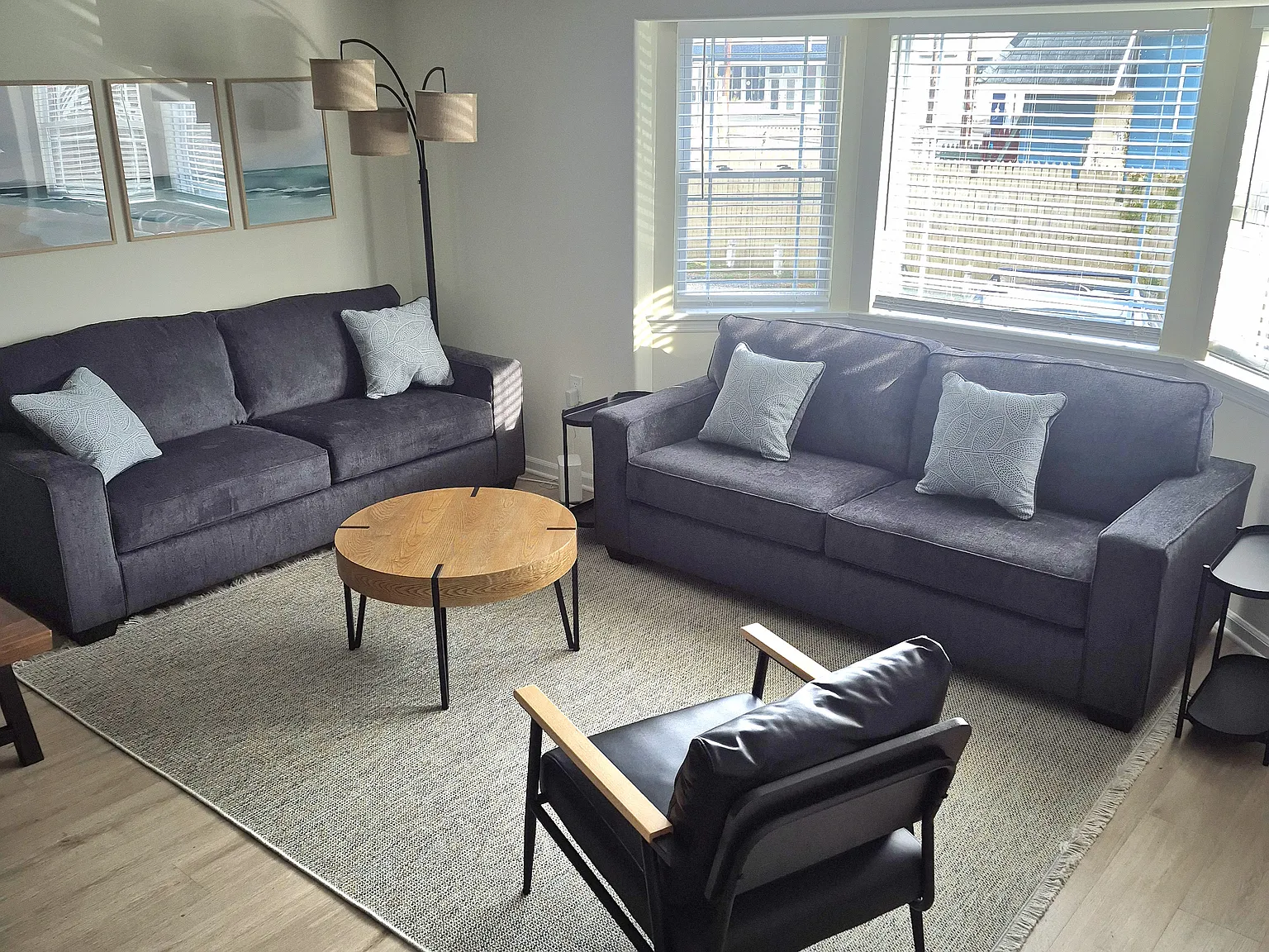 142 E Youngs Ave — Photo 1