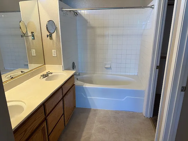 8919 Gables Mill Pl — Photo 3