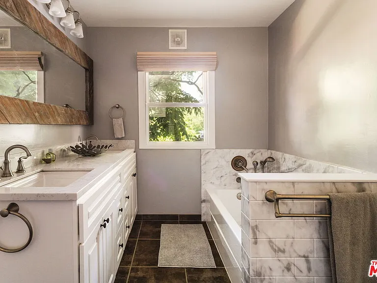 1514 Willow Dr — Photo 3