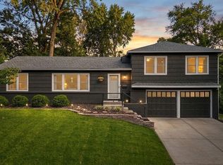 5812 W 101st Ter, Overland Park, KS 66207