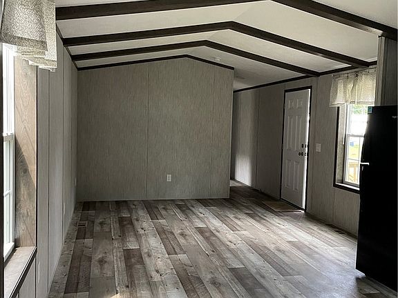 3rd image of 329 Poole Cir