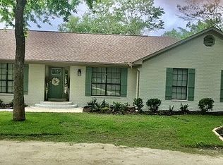 227 Sweetwater Ln, Freeport, FL 32439