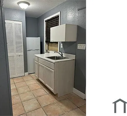 2 bed, 900 sqft, $2,300 — Photo 1