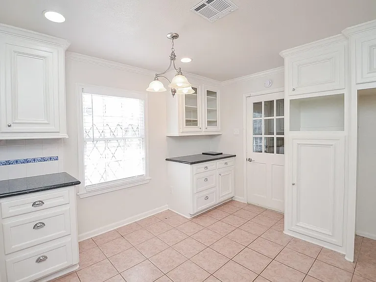 3914 Daphne St — Photo 10