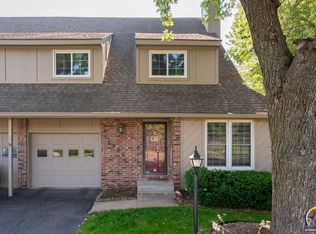 2916 SW Foxcroft 3 Ct, Topeka, KS 66614