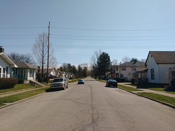 4th image of 210 Van Ave