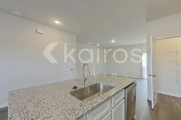 2185 Banyon Cir — Photo 9