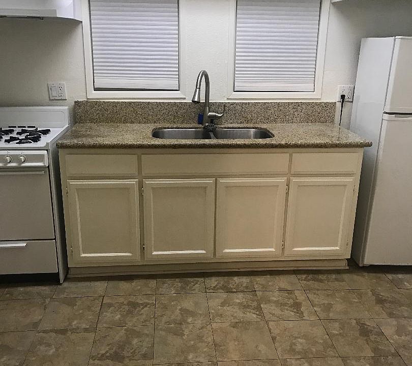 1st image of 1128 N New Hampshire Ave APT 4