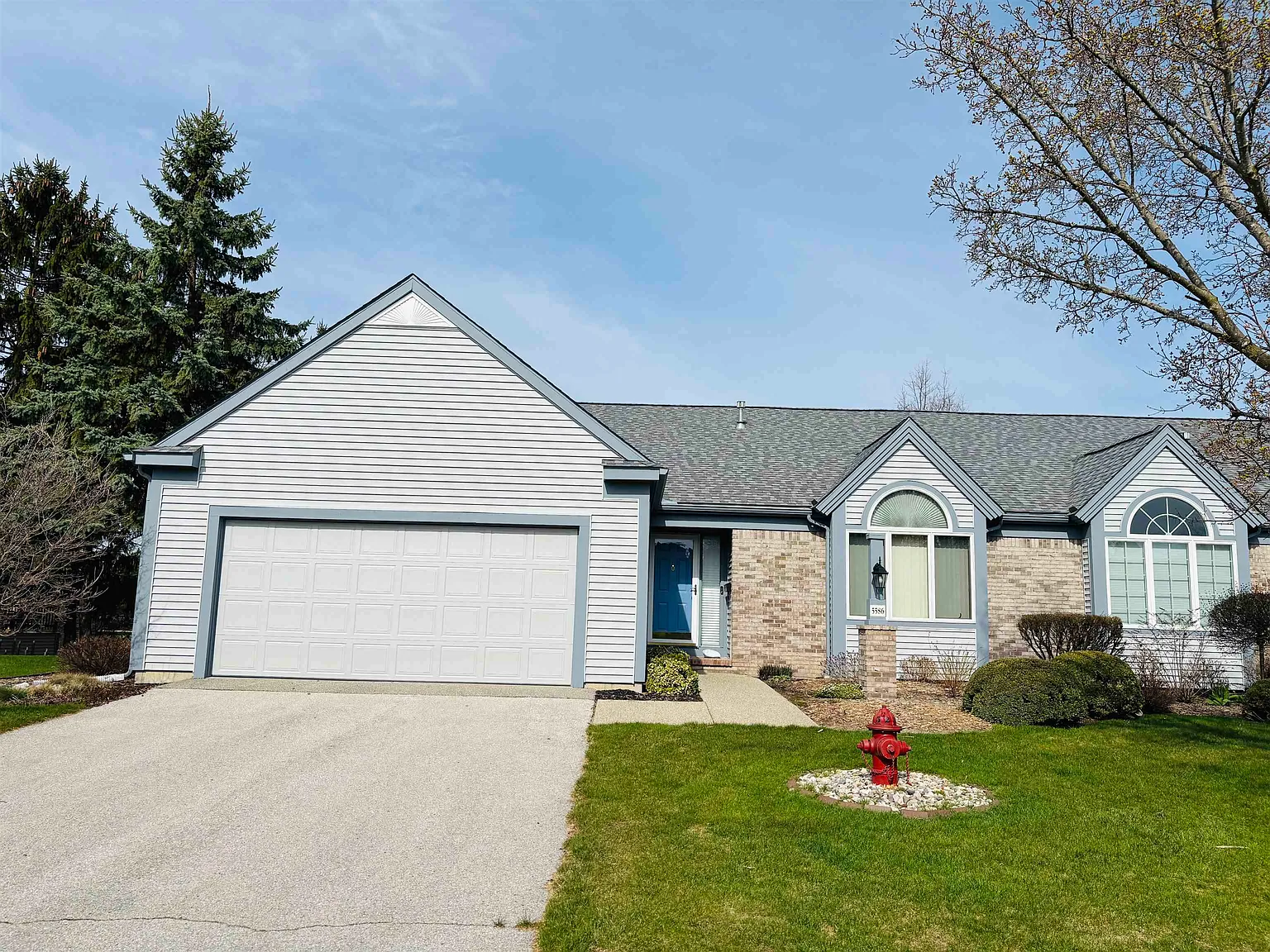 5586 Spring Knoll Dr photo 1