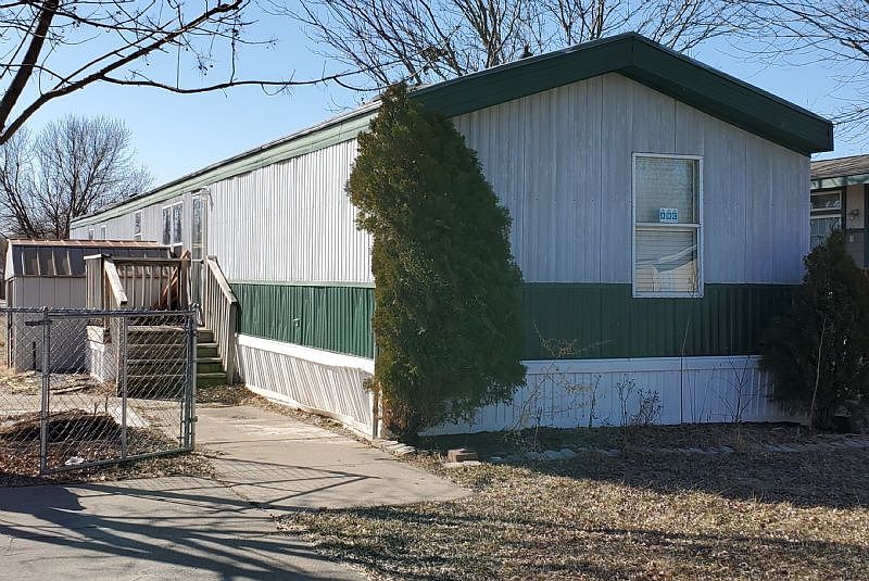 2nd image of 3000 Tuttle Creek Blvd #534