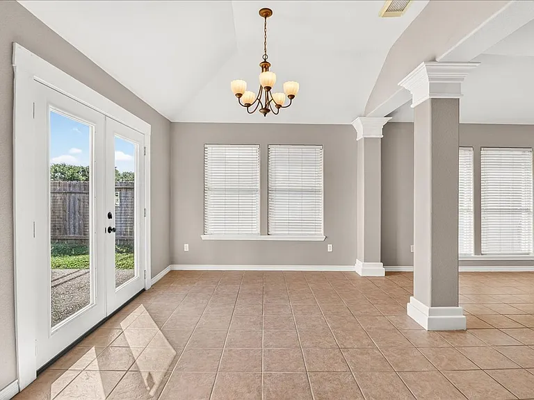 5114 Spring Brook Dr — Photo 17