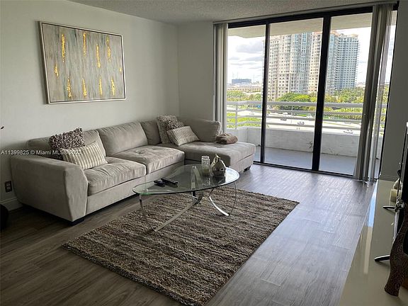 3rd image of 3300 NE 192nd St APT 902