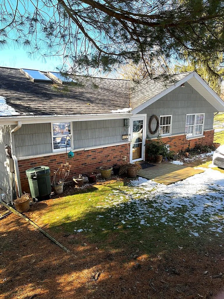275 View Point Ln photo 1