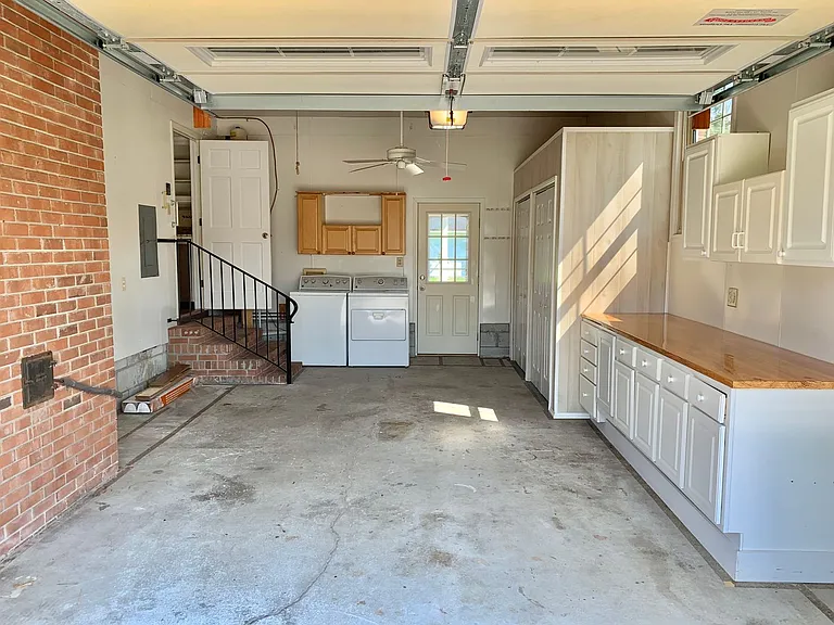 213 Dogwood St — Photo 32