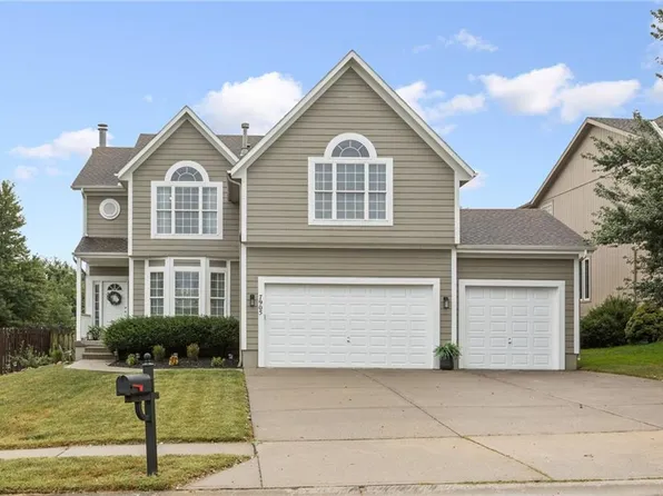 7905 W 155th Pl, Overland Park, KS 66223