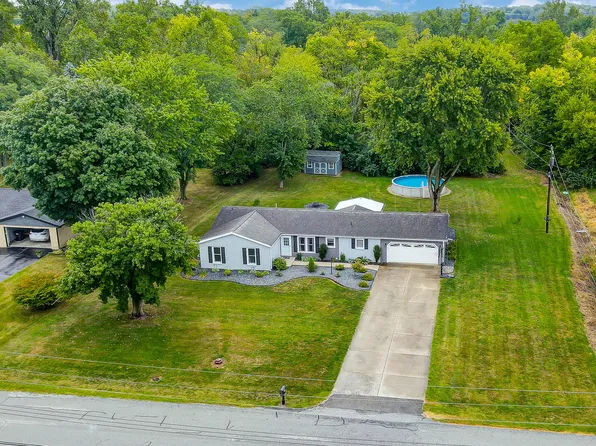 2949 Inwood Dr, Lima, OH 45806
