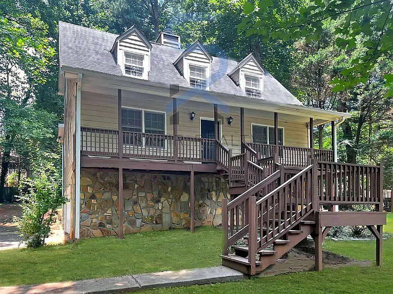 4125 Maple Ferry Dr NE — Photo 2