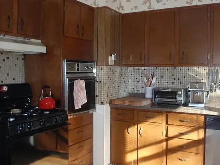 94 Bourne St #1 — Photo 6