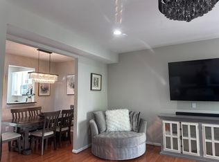 21950 Sugarland Oaks Sq, Sterling, VA 20164