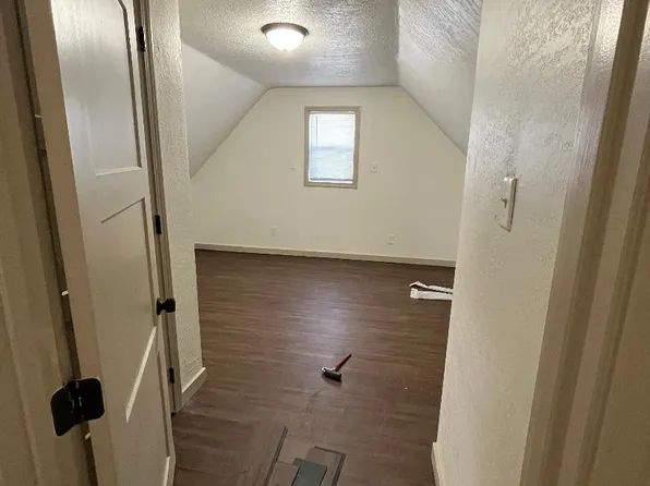 308 N Douglas St, Pleasantville, IA 50225