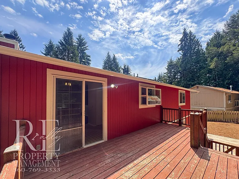 7611 Oak Park Dr NW — Photo 12